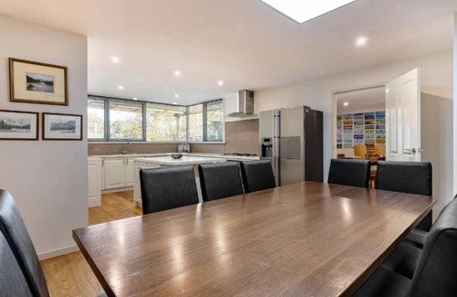Rye House | Yera Lodge Coastal Homestead in Rye Spa/Tennis Crt