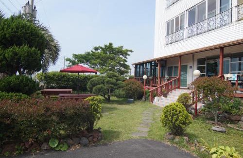 Jungmun House | Yerae Pension