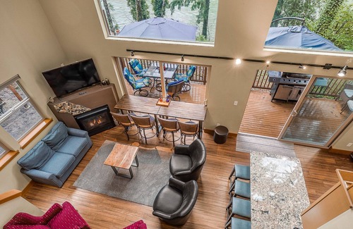 Gold Bar House | Yeti Compound- TWO riverfront homes