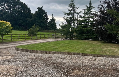 Onneley House | Yew Tree Bungalow, Onneley, Cheshire - Sleeps 4