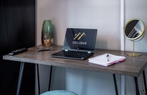 Rowley Regis House | Yew Tree House Contractor/Family home Free Netflix Fast WiFi near Dudley/Birmingham