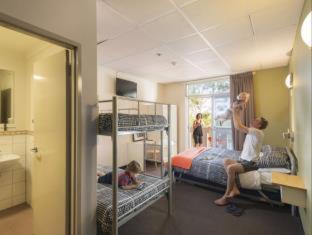 Adelaide Central Business District Hostel | YHA Adelaide Central
