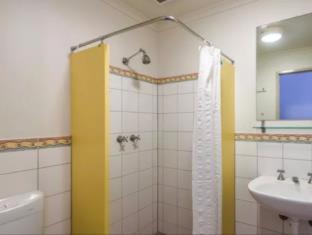 Adelaide Central Business District Hostel | YHA Adelaide Central