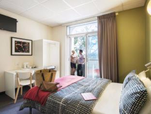 Adelaide Central Business District Hostel | YHA Adelaide Central