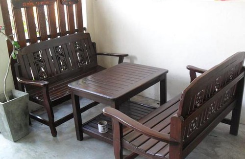 Racha Thewa Hostel | YHA Bangkok Airport