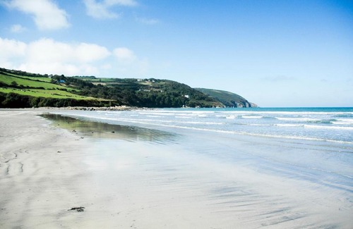 Cardigan Hostel | YHA Poppit Sands