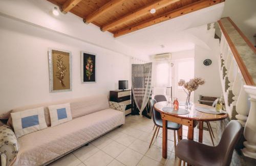 Archaia Olympia House | Yiannis' Maizonette Ancient Olympia - Happy Rentals