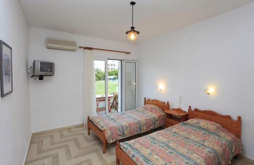 Troulos Apartment | Yiannis Studios