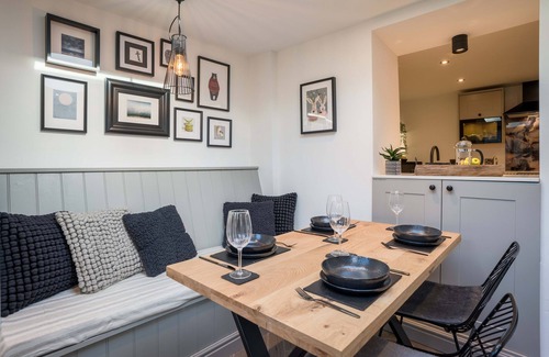 Trefor House | YNATA, pet friendly, character holiday cottage in Trefor