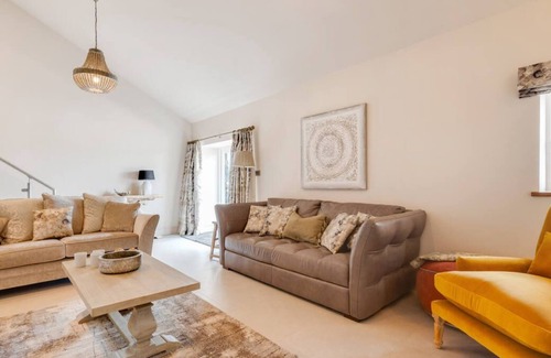 Trawsfynydd House | Ynys Cadno in Trawsfynydd