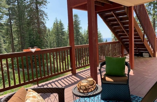 Yosemite West Apartment | YoBee! Heart of Yosemite. Cozy View Studio. Park Entrance + Free Breakfast ~L8