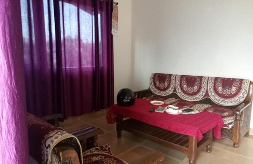 Turkaura House | Yog Homestay