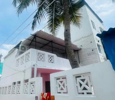 Mahabalipuram Beach House | Yogi home stay