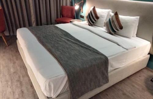 Navi Mumbai Hotel | Yogi Metropolitan