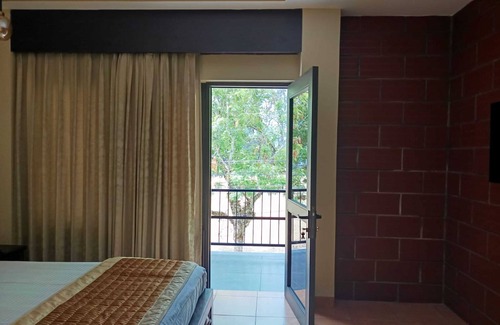 Rangat Hotel | Yogu's Woodside
