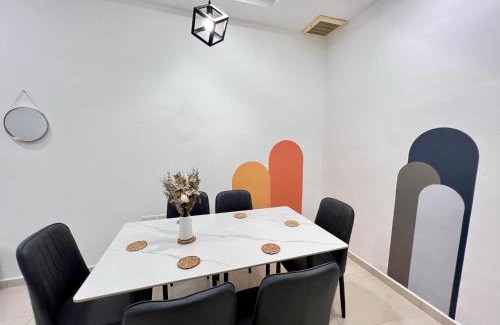 Air Puteh House | Yolo 10PAX CentralTown in AirPutih, PS4, Netflix