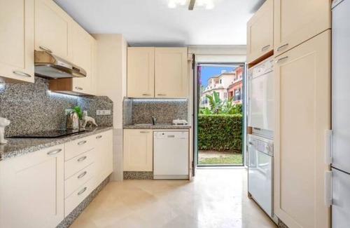Sotogrande Apartment | YOLO Spaces -Sotogrande- Puerto Boutique Apartment