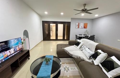 Air Puteh House | YOLO4 4BR 10PAX CentralTown Netflix