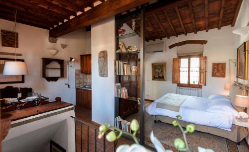 Duomo Apartment | Yome - Your Home in Florence