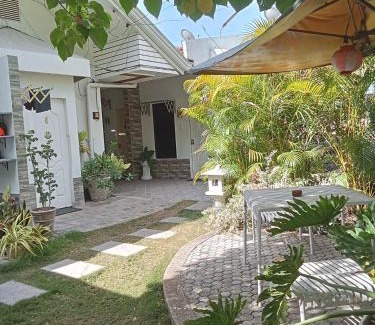 Moalboal House | YOO Darius' Residences
