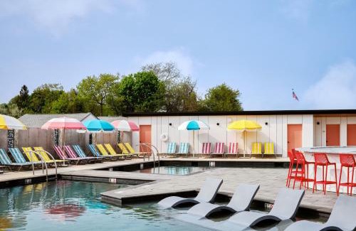 York Beach Hotel | York Beach Surf Club