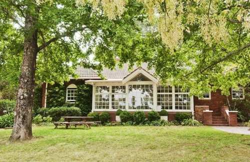 Burradoo House | York Cottage. A Country Retreat, Close to Bowral