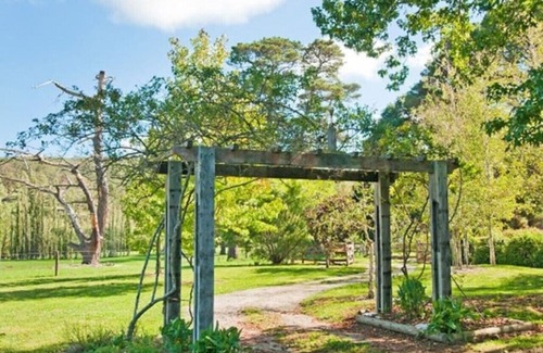 Burradoo House | York Cottage. A Country Retreat, Close to Bowral