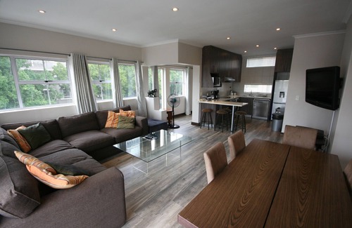 Green Point Apartment | York Mews 14 by CTHA