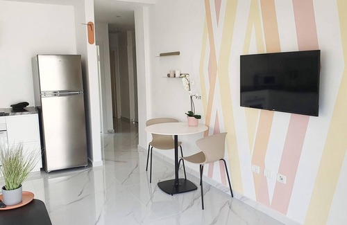 Tel Aviv City Center Apartment | Yosef Eliyahu Terracotta