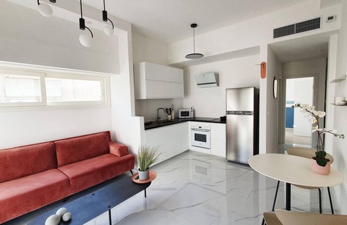 Tel Aviv City Center Apartment | Yosef Terracotta in Tel Aviv-Yafo