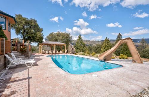 Yosemite Forks House | Yosemite Adventure House with Pool-hot tub-game room