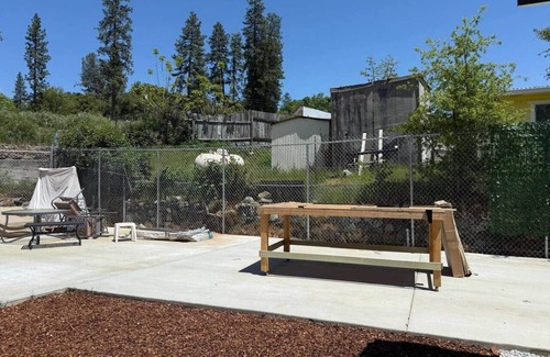 Mono Vista House | Yosemite Fun * Pickleball, Pool, Hot tub, Gameroom