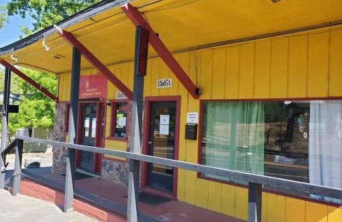 Groveland House | Yosemite International Hostel