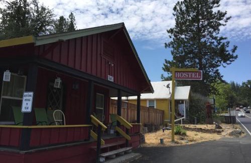 Groveland House | Yosemite International Hostel