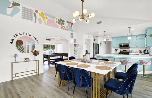 Oakhurst Villa | Yosemite Luxe: Designer retreat w/MiniGolf, HotTub