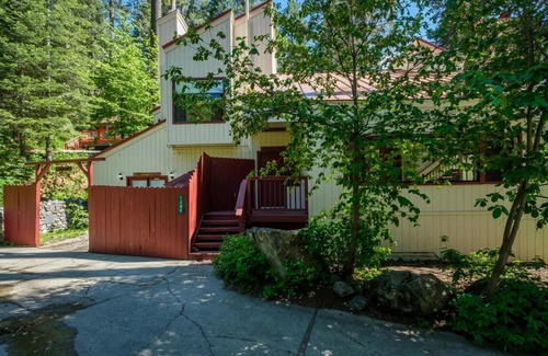 Yosemite West House | Yosemite Magic "A"
