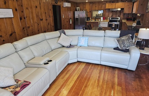 Mariposa House | Yosemite Nest: Refreshed Vintage Retreat conveniently located near Yosemite NP