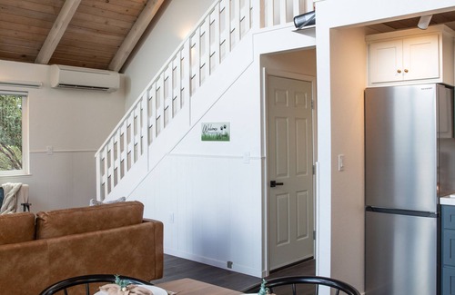 Groveland Cabin | Yosemite Retreat: Pet-Friendly Hilltop Cabin in Tranquil Surroundings