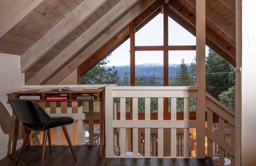 Groveland Cabin | Yosemite Retreat: Pet-Friendly Hilltop Cabin in Tranquil Surroundings