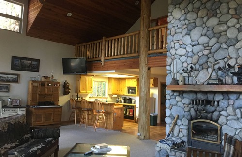Sugar Pine Cabin | YOSEMITE Sugar Pine Cabin, 7 Miles To Park South Entrance 50 Amp EV outlet