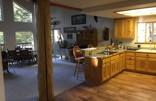 Sugar Pine Cabin | YOSEMITE Sugar Pine Cabin, 7 Miles To Park South Entrance 50 Amp EV outlet