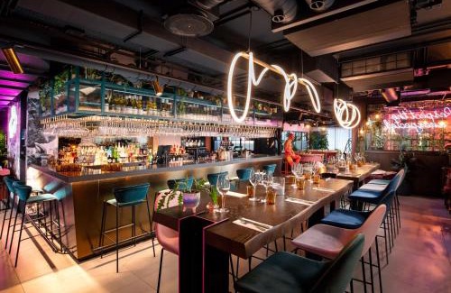 Manchester City Centre Hotel | YOTEL Manchester Deansgate