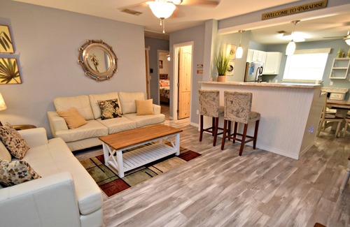 Gulf Shores Condo | 🌴You CAN afford Paradise- Kick your shoes off and relax with us! ⛱️🐚
