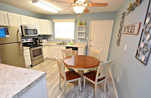 Gulf Shores Condo | 🌴You CAN afford Paradise- Kick your shoes off and relax with us! ⛱️🐚