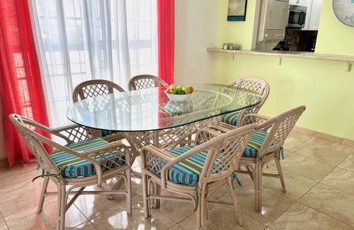 Williams Town House | You Deserve To Stay At This 3br Beachfront Townhome