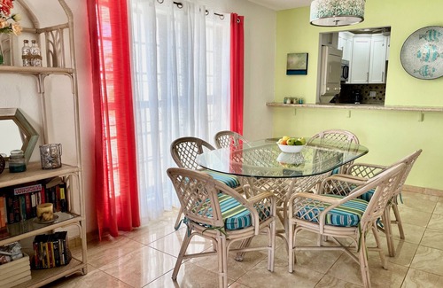 Williams Town House | You Deserve To Stay At This 3br Beachfront Townhome
