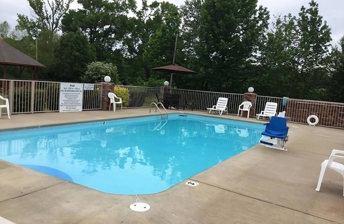 Cabot House | You Found It! 4 Comfortable Units, Free Breakfast & Parking, Pets Allowed, Pool