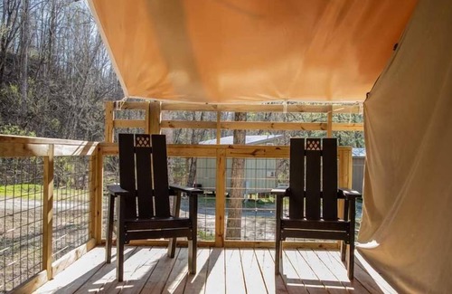 Saluda Cabin | You Found it! Onsite Parking, Pet-Friendly Accommodation, Near Melrose Falls