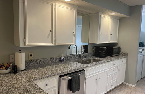 Midland House | You're At Home! Super Quiet Exec 2BR 2 BA House, Great Location, Super Comfy