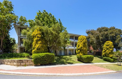 South Perth Apartment | You will love this unique location of this renovated 2 bedroom apartment with modern amenities oppos